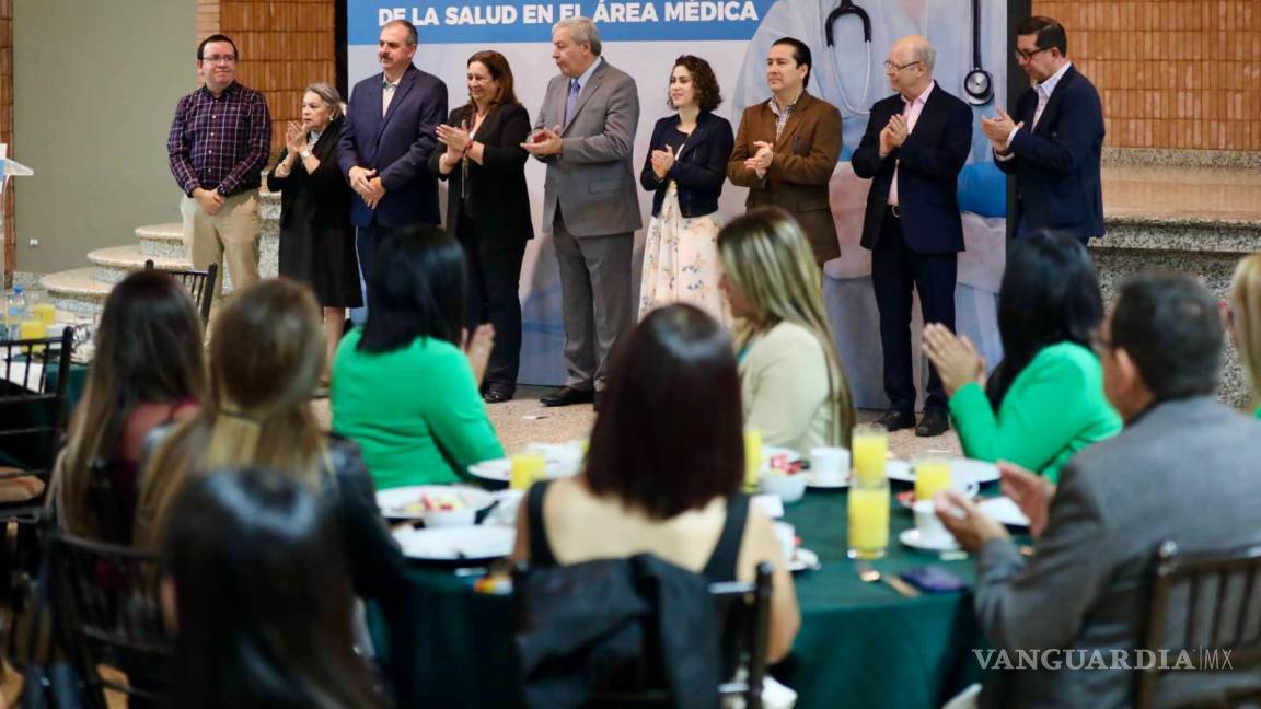 Reconoce Saltillo labor de médicos en ceremonia por el Día de la Médica y el Médico