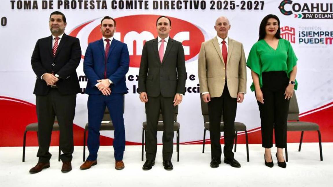 $!En acto solemne se oficializó que una nueva directiva tomará el mando de la CMIC.