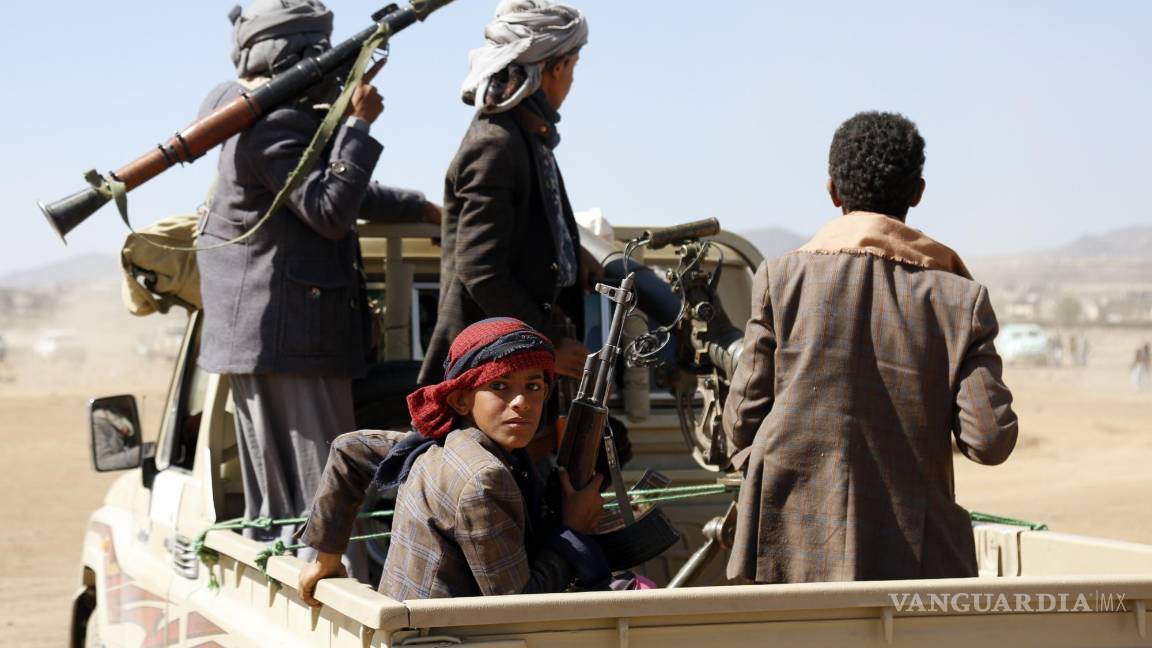 $!Combatientes hutíes se han solidarizado con los palestinos y comenzaron algunos ataques y bloqueos en el Mar Rojo.