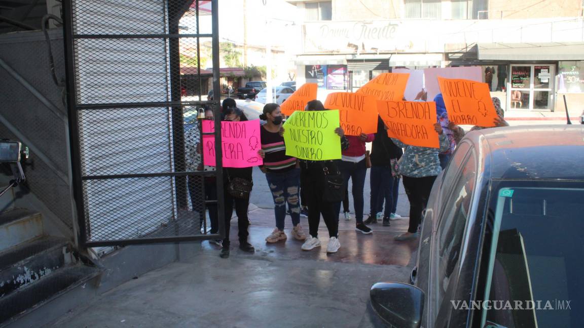 Protestan frente a financiera en Saltillo; señalan irregularidades