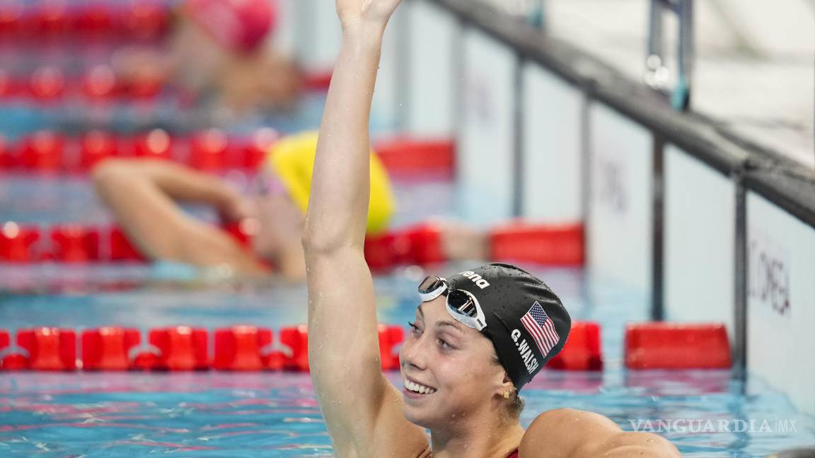 $!La nadadora estadounidense deslumbra al romper el récord olímpico en los 100 metros mariposa.