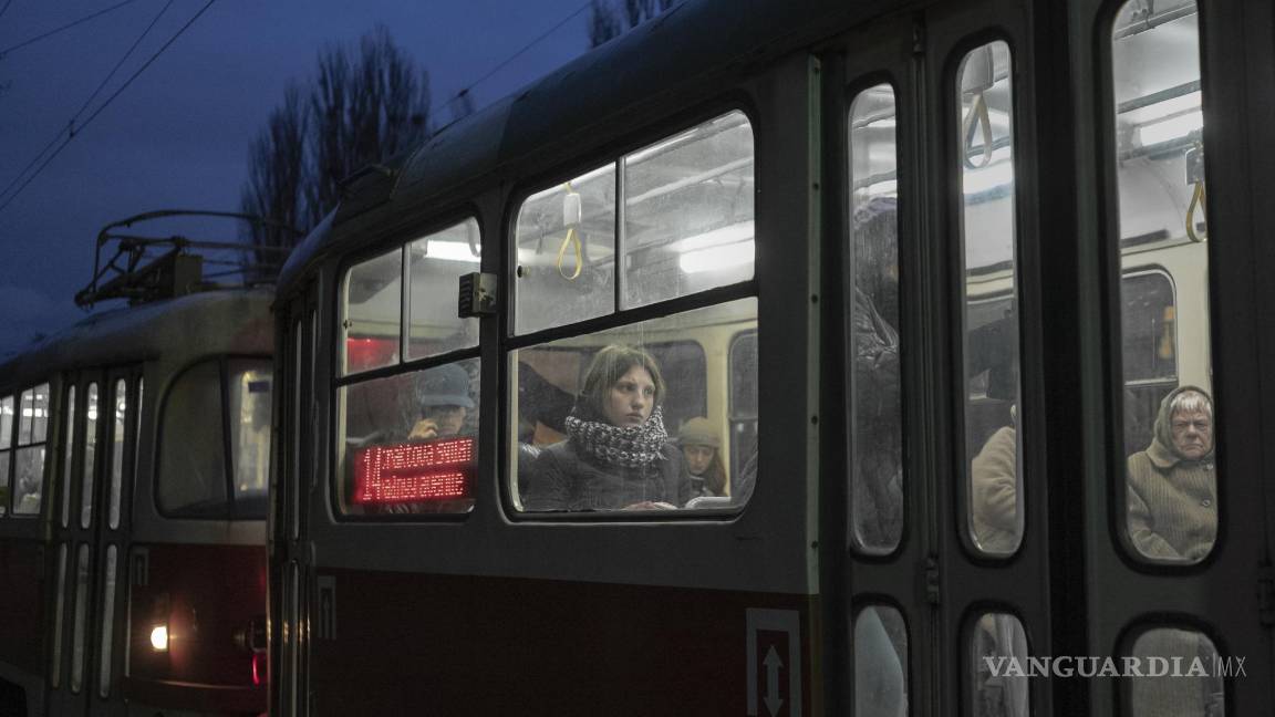 $!Un psicoterapeuta atribuyó la renuencia de los ucranianos a emocionarse a la persistente neblina de la época soviética.