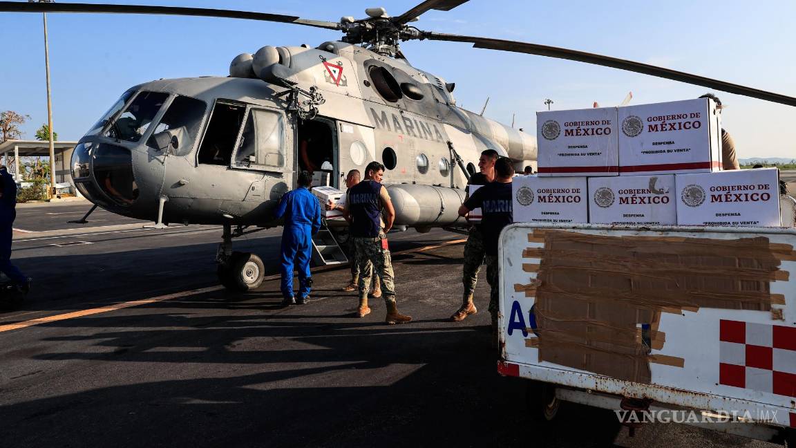 $!A casi tres semanas del impacto del huracán Otis en el Guerrero, habitantes de aseguraron que las despensas que reparte el Gobierno a damnificados “no alcanzan”.