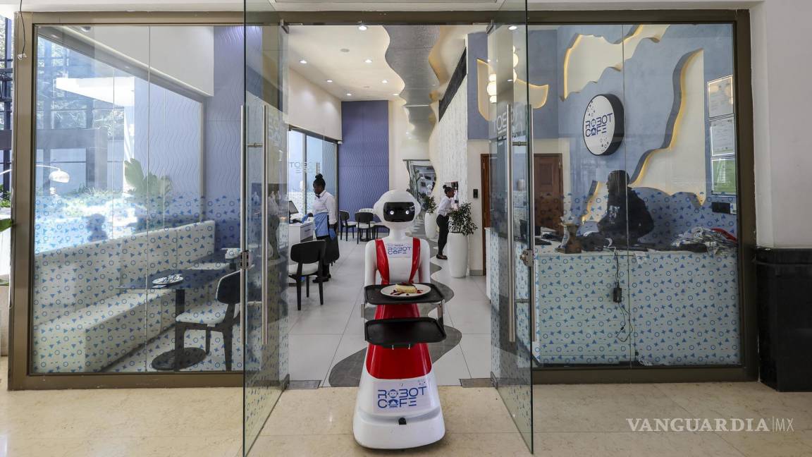 Robot Café, el primer restaurante de África del Este en el que la camarera es un androide