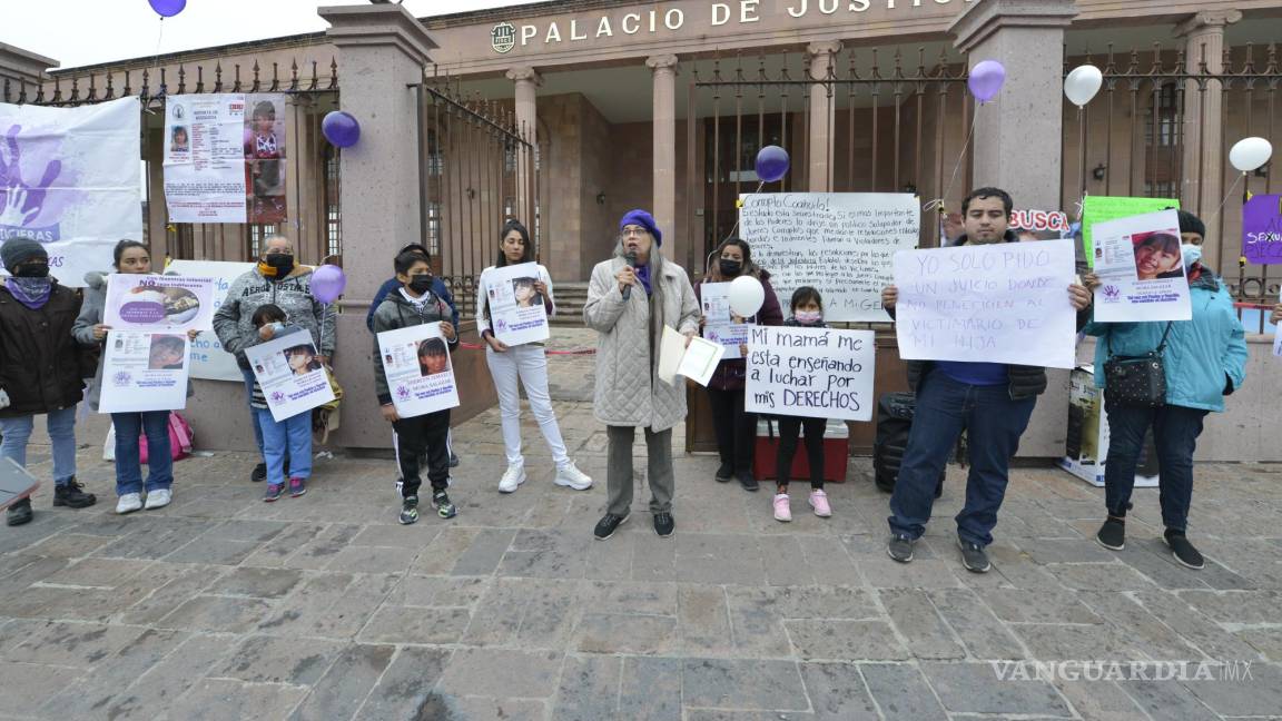 Protestan Laguneras contra la violencia en sede del Poder Judicial de Coahuila