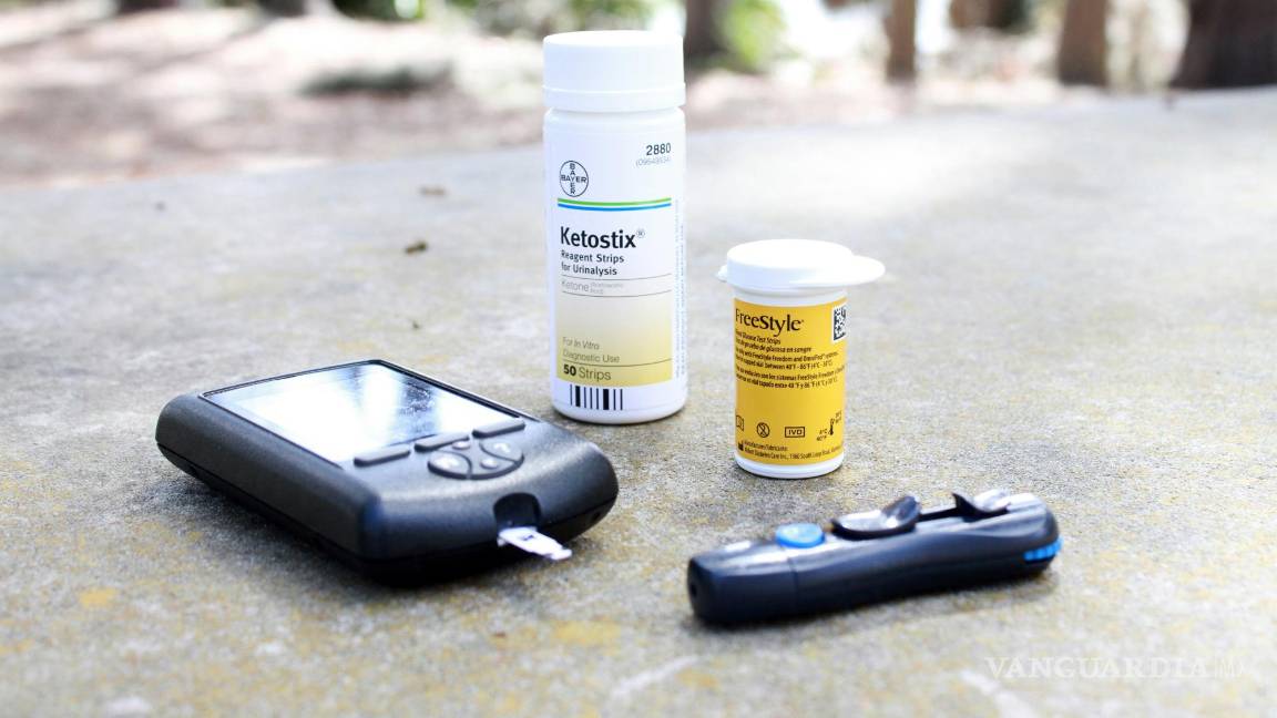 $!Es posible tratar la diabetes tipo 2 y reducir sus complicaciones al monitorear el azúcar en la sangre.