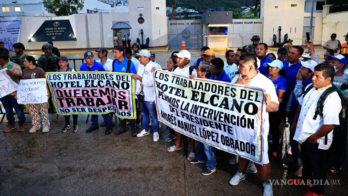 $!‘No nos hacen caso’; reciben damnificados a AMLO con protesta en Acapulco