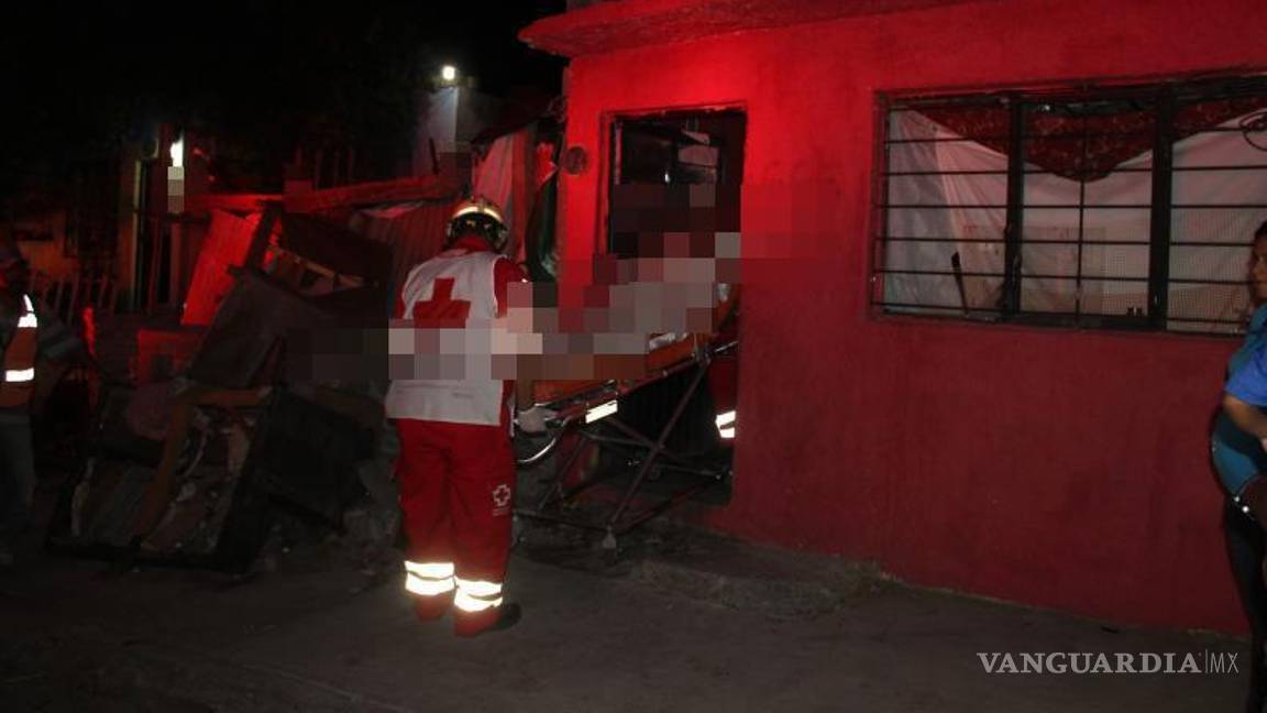 $!Vecinos de la colonia Pueblo Insurgente buscaron al agresor conocido como “El Viernes”, sin éxito.