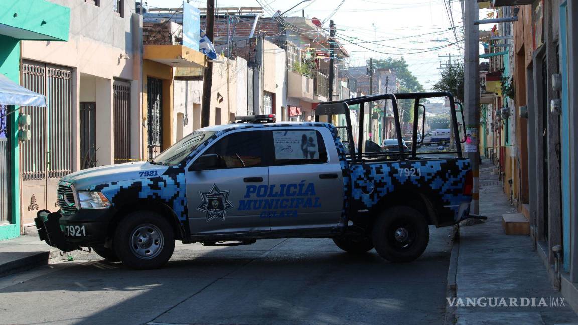 $!Jornada violenta en Celaya, Guanajuato, tras la detención de atacantes a policías municipales que dejó como saldo un oficial muerto y dos heridos.