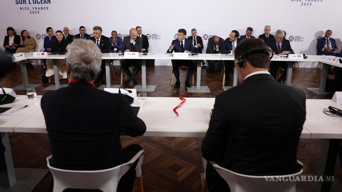 $!NICE (France), 09/06/2025.- French President Emmanuel Macron (C-R) and French Minister for Europe and Foreign Affairs Jean-Noel Barrot (C-L) attend the Summit for a Connected Mediterranean at the Prefecture during the third United Nations Ocean Conference (UNOC3) in Nice, France, 09 June 2025. (Francia, Niza) EFE/EPA/CHRISTIAN HARTMANN / POOL MAXPPP OUT