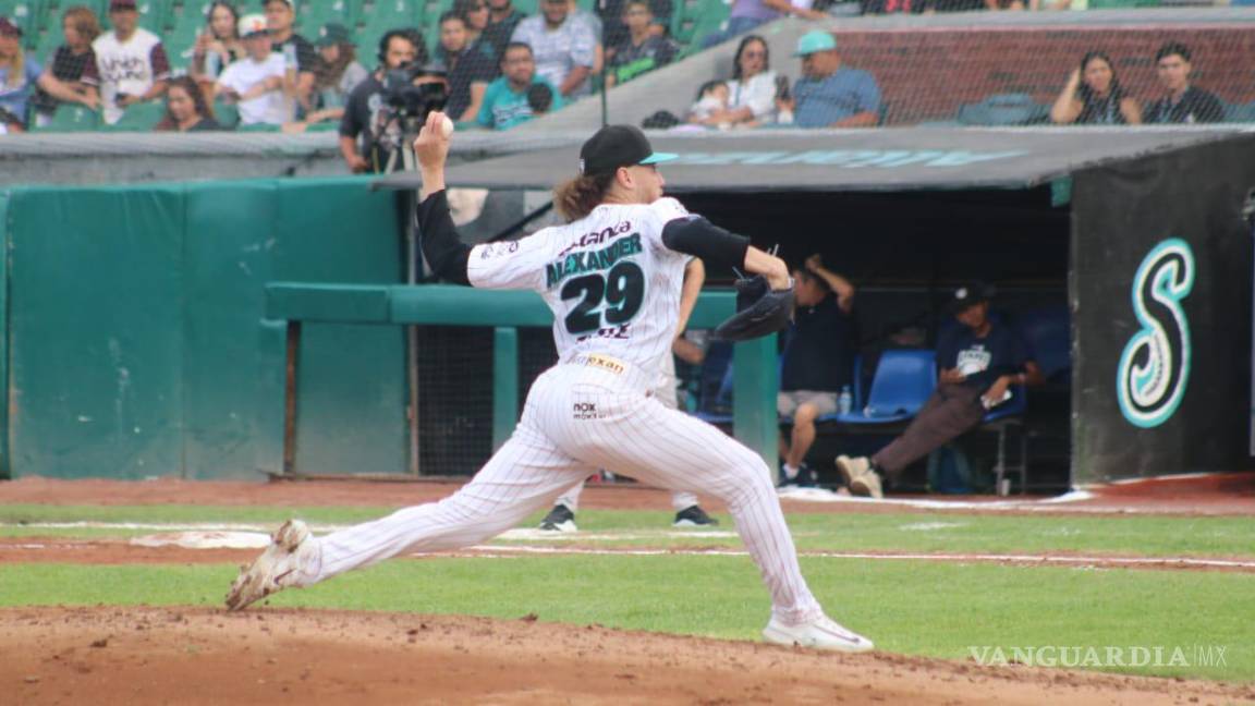 $!Los Saraperos de Saltillo no pudieron regresar nunca en el primer partido de la doble cartelera de este sábado en el Madero ante los Algodoneros de Unión Laguna.