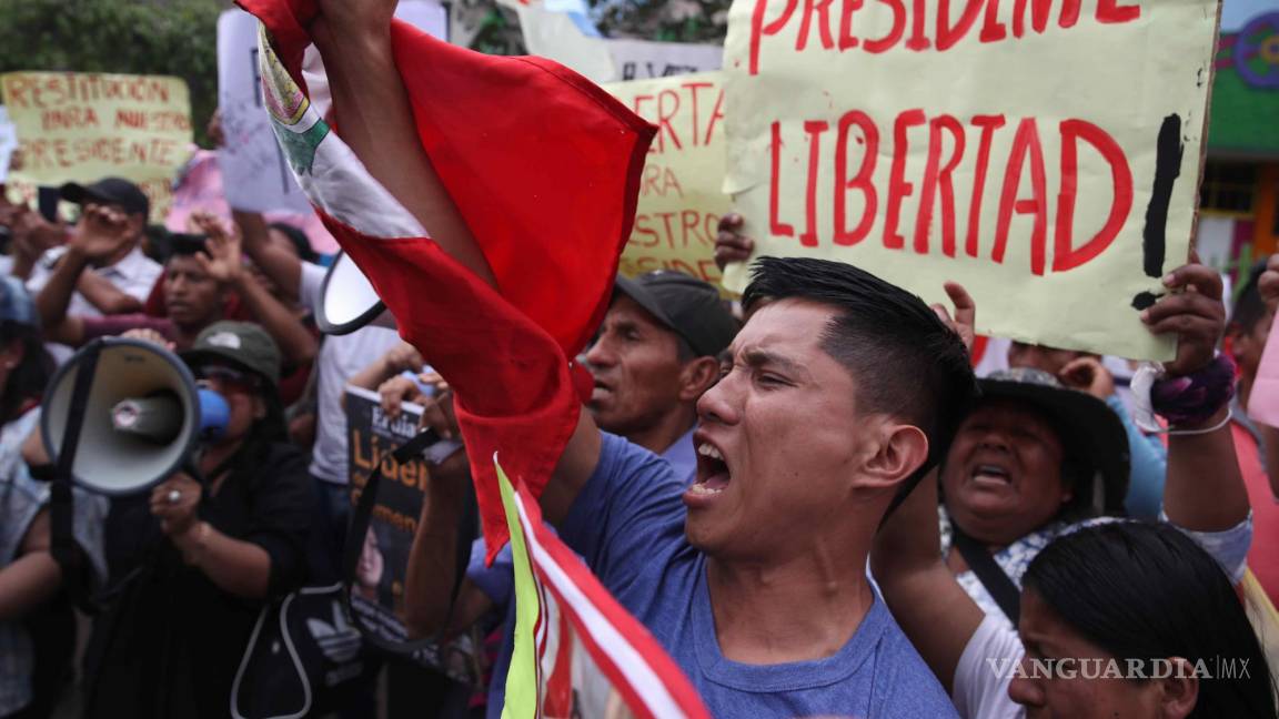 Declaran estado de emergencia por 30 días en Perú y evalúan toque de queda