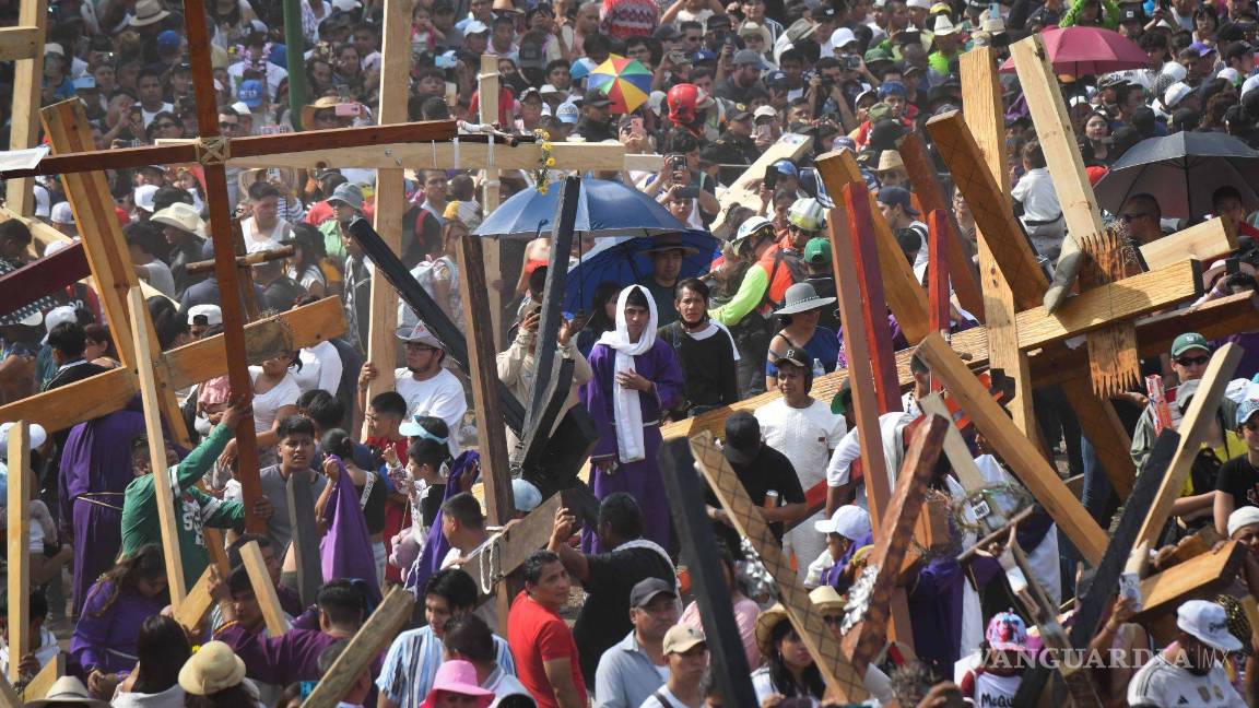 $!Representación 182 de la edición del Cristo en Iztapalapa, un recorrido que parte en los barrios aledaños al cerro de la estrella.