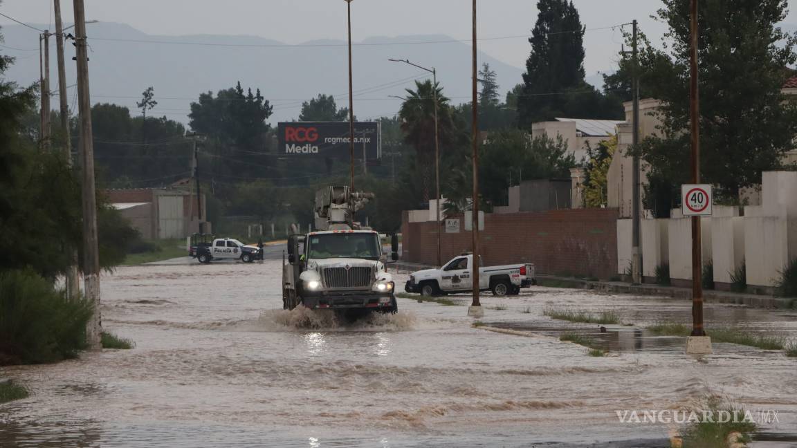 Saltillo: Deja tormenta auto varado, apagones e inundaciones en zona norte