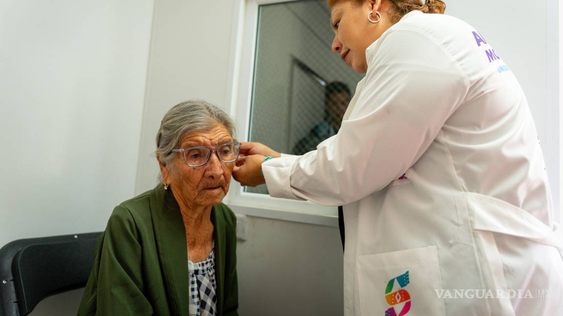 $!El DIF municipal promueve la inclusión social mediante la entrega de aparatos auditivos, priorizando a personas de escasos recursos en situación de vulnerabilidad.