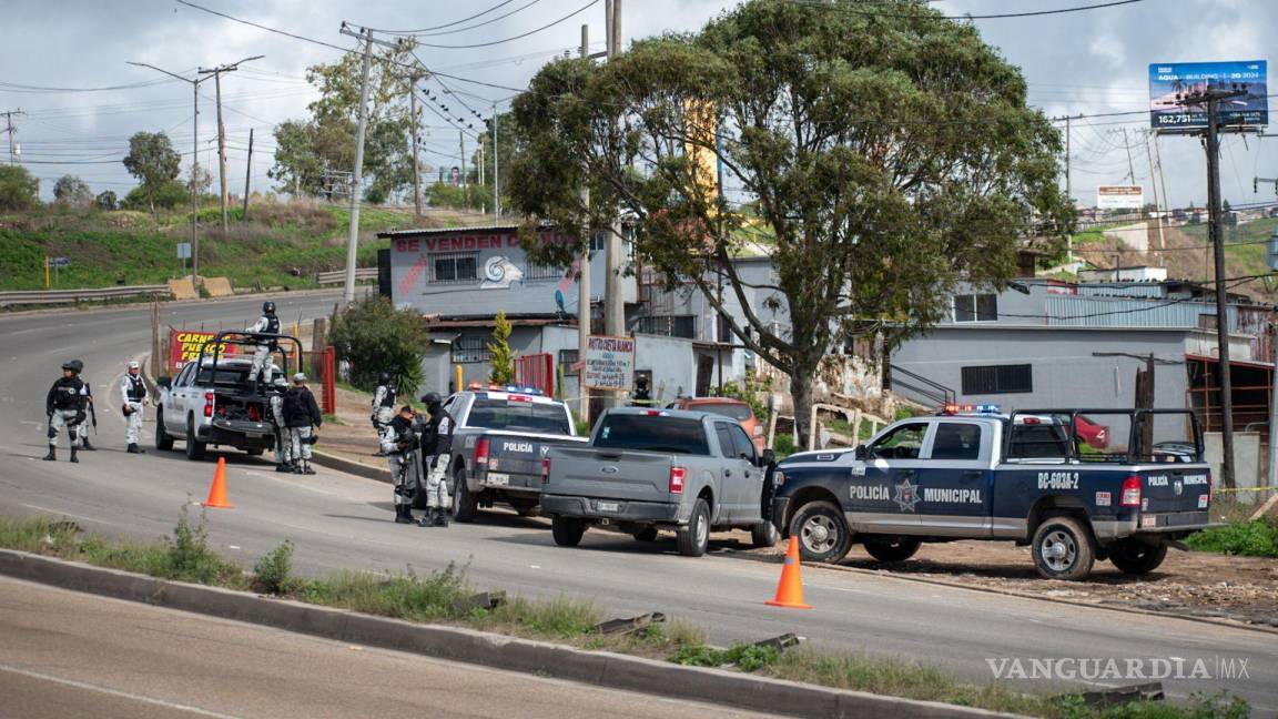FGR detiene en Nuevo León a tres personas en posesión de material bélico
