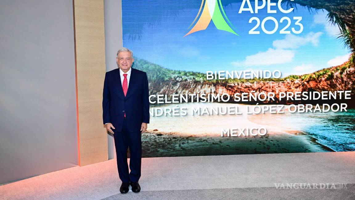 $!El presidente de México, Andrés Manuel López Obrador, a su llegada al Foro APEC 2023 en California.