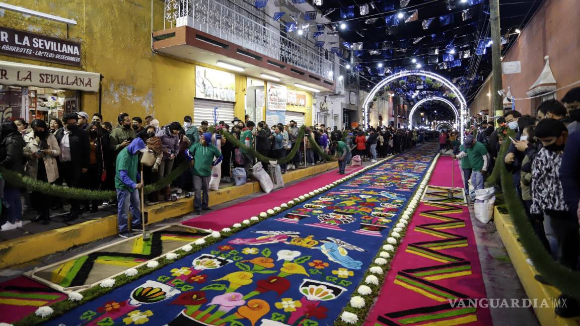 ¡México rompe récord Guinness! Crean en Tlaxcala alfombra de aserrín de 3 mil 932 metros