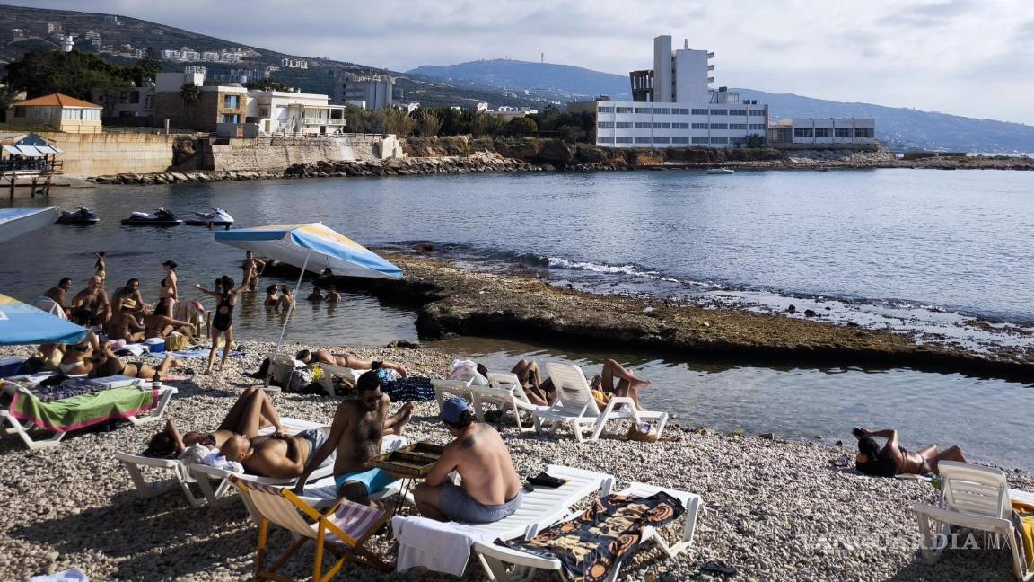 $!Vista de la ciudad turística de Batroun, en el norte del Líbano.