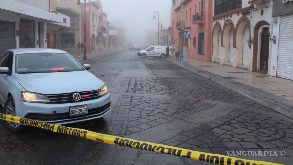 Muere de frío hombre de la tercera edad; dormitaba en la Zona Centro de Saltillo
