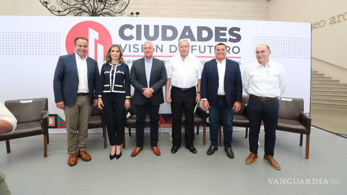En Torreón, Chema Fraustro comparte políticas públicas exitosas con alcaldes de México