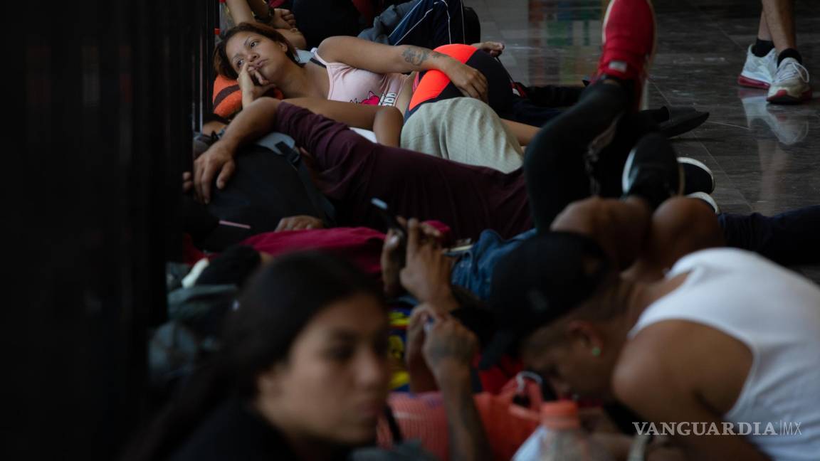 Mujeres que migran; ¿por qué huyen de América Latina?