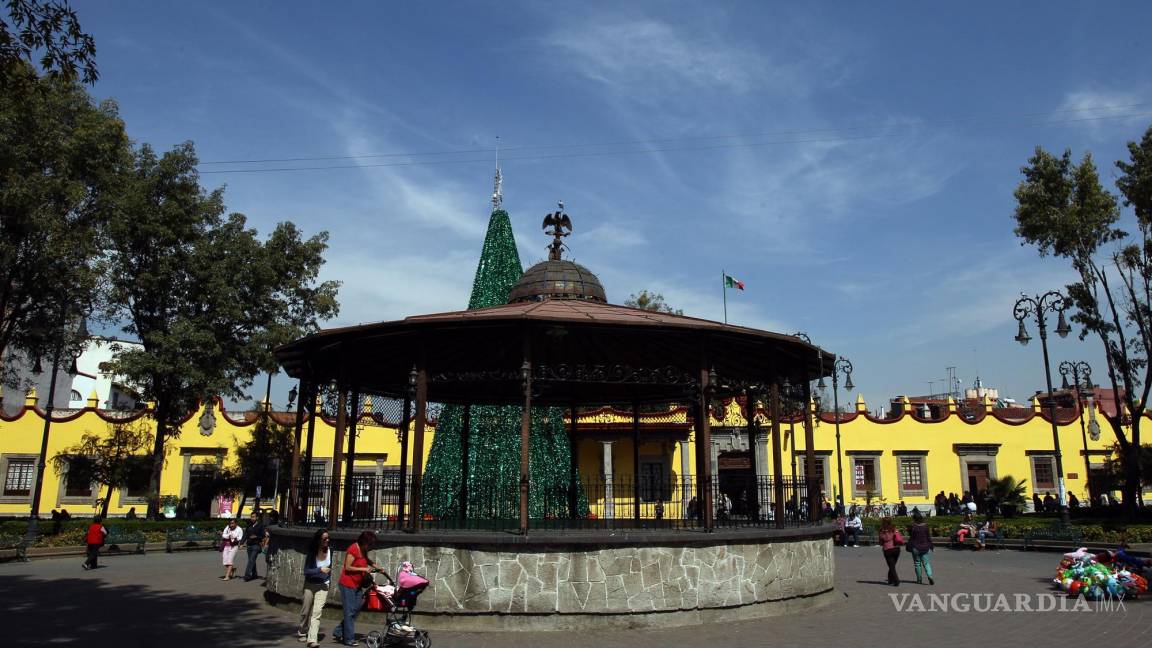 $!Fotografía de archivo fechada el 20 de noviembre de 2015 que muestra el kiosko del barrio de Coyoacán en Ciudad de México (México).