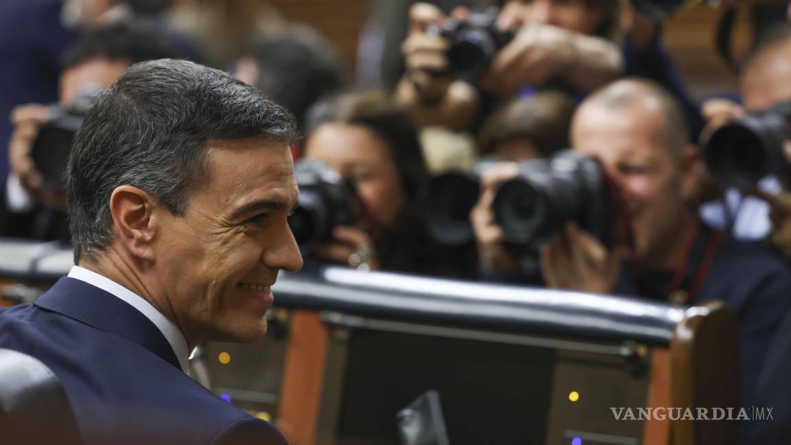 $!El presidente del Gobierno en funciones y secretario general del PSOE, Pedro Sánchez, en la sesión del debate de su investidura en el Congreso, en Madrid.