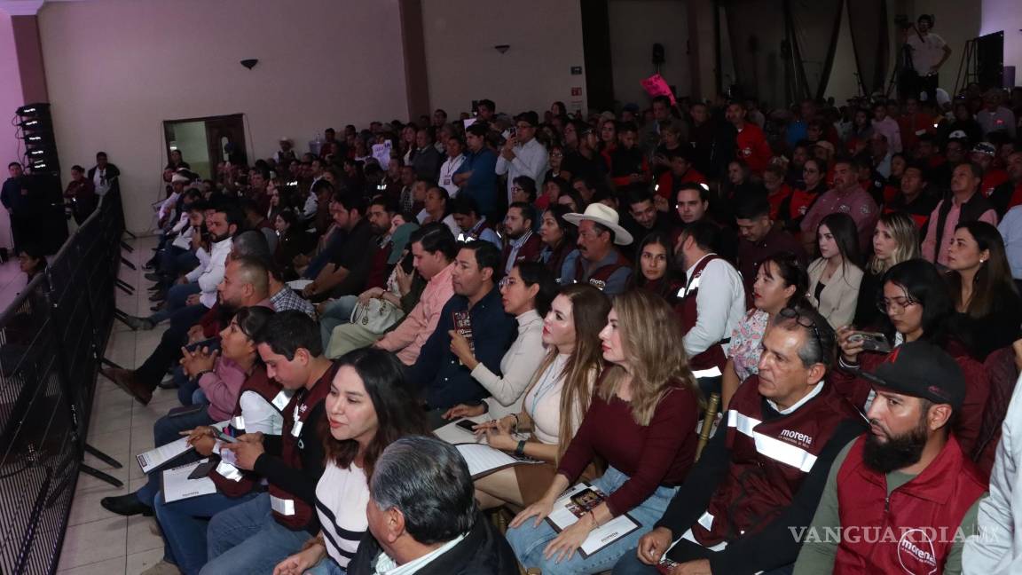 $!Militantes y simpatizantes de Morena acompañaron a Alcalde y a Andrés Manuel López Beltrán, dirigentes del partido.