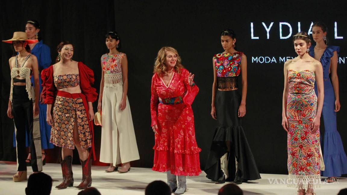 Lydia Lavín crea prendas con fibra de henequén para resaltar la mexicanidad en su colección ‘La finca’