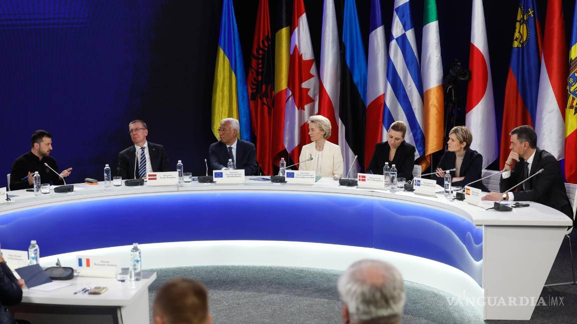 $!Líderes europeos asisten a la conferencia de prensa tras la cumbre de Apoyo a Ucrania en Kiev, Ucrania.