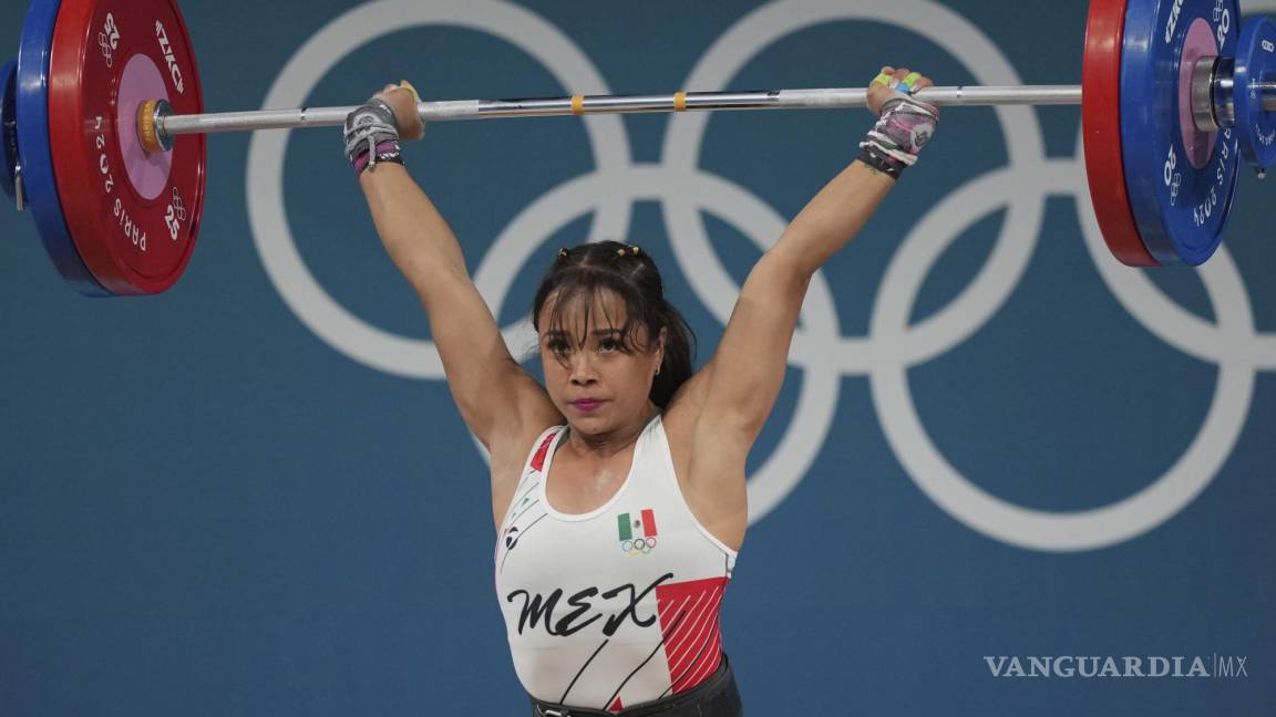 Mexicana Janeth Gómez recibe Diploma Olímpico tras quedar octavo lugar en halterofilia