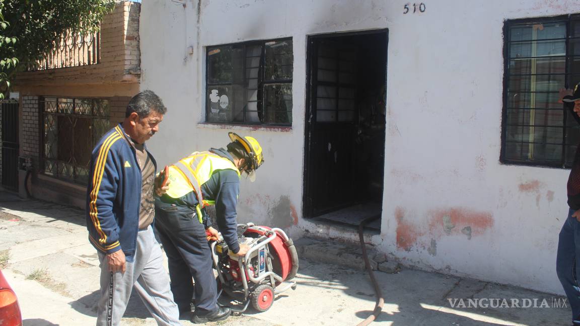 Saltillo: Incendio en vivienda deja a familia sin sus pertenencias