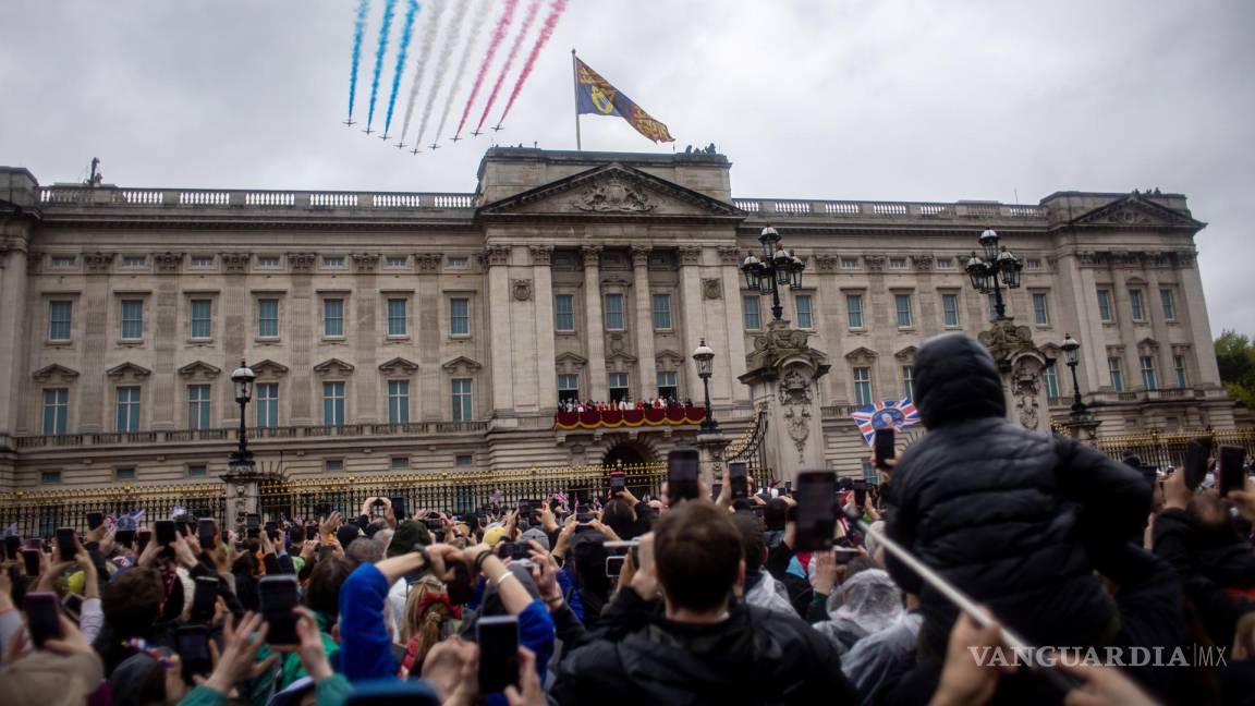 Así inicia el reinado del Carlos III tras una larga espera para ser el monarca británico (fotos)