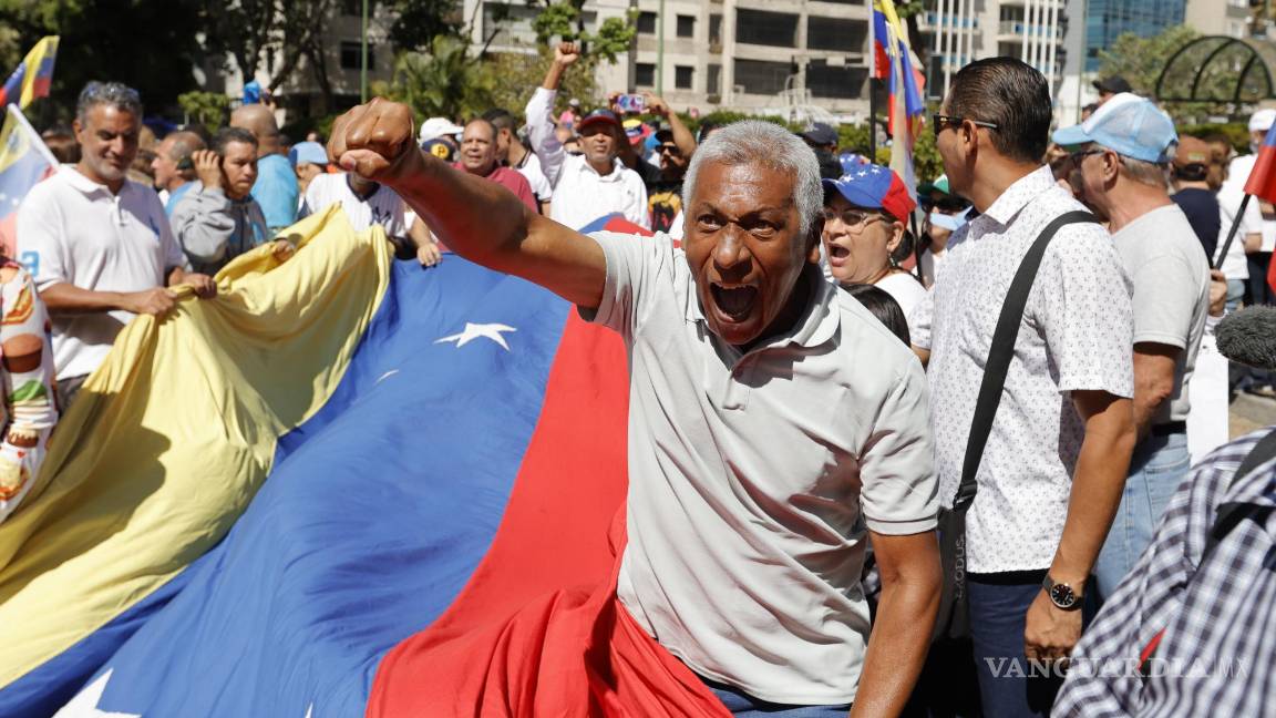 $!Los partidarios de la aspirante presidencial de la coalición opositora María Corina Machado asisten a su evento de campaña en Caracas, Venezuela.