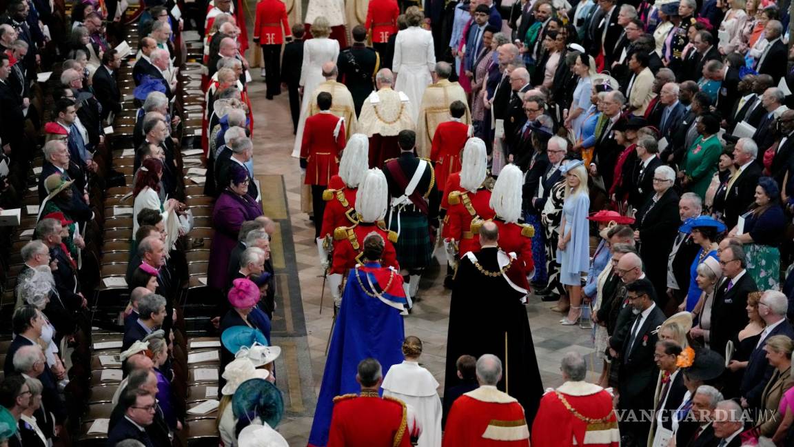 Así inicia el reinado del Carlos III tras una larga espera para ser el monarca británico (fotos)