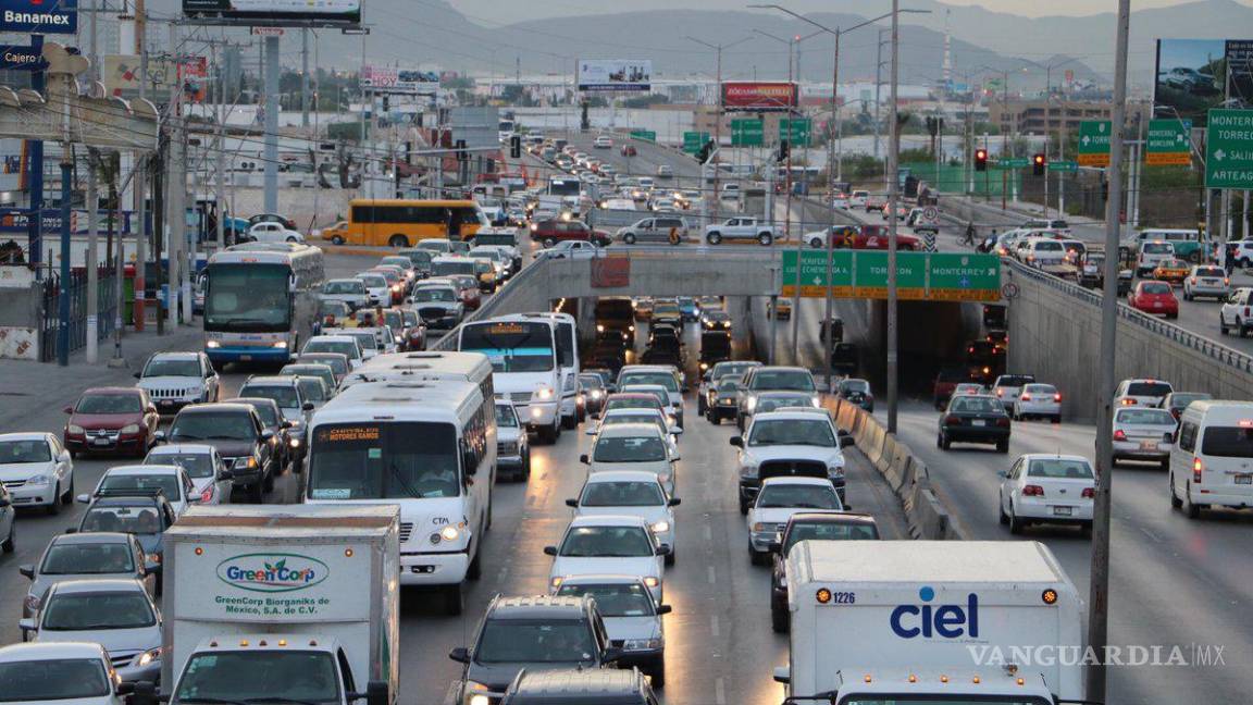 Ante caos vial, plantean aplicar ‘Hoy no circula’ en Coahuila