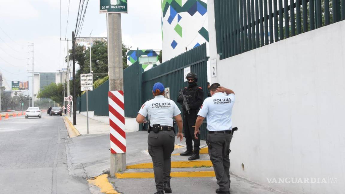 Policías de Monterrey atienden amenazas contra un colegio