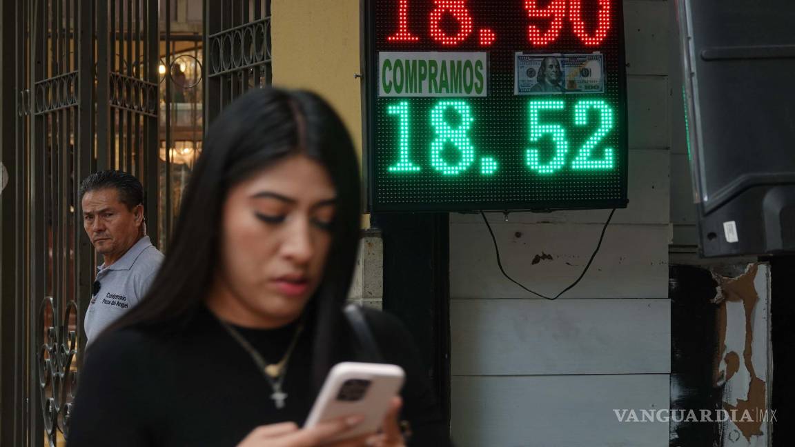 $!La paridad del peso con el dólar ha ido perdiendo terreno a partir de la discusión de la reforma judicial.