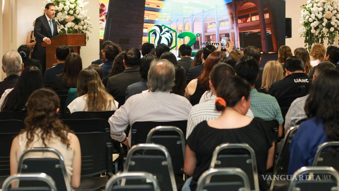 $!El rector Octavio Pimentel Martínez encabezó la entrega de equipo de cómputo para fortalecer la infraestructura académica del plantel.