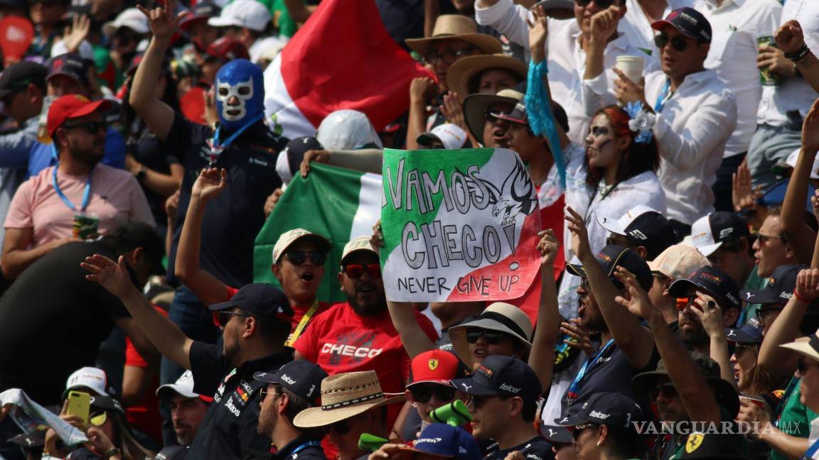 $!La afición mexicana se volcó a apoyar a Sergio Checo Pérez en la segunda práctica de la jornada en Autódromo Hermanos Rodríguez.