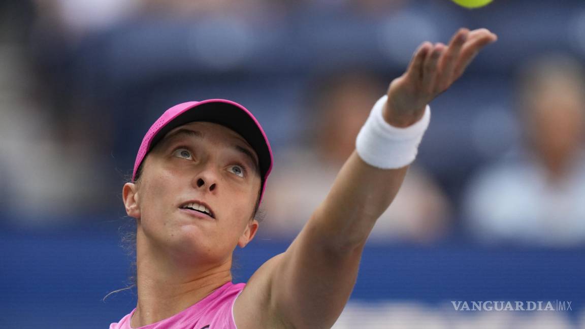 Iga Swiatek brilla en su debut en el US Open y alcanza un nuevo hito en Grand Slams