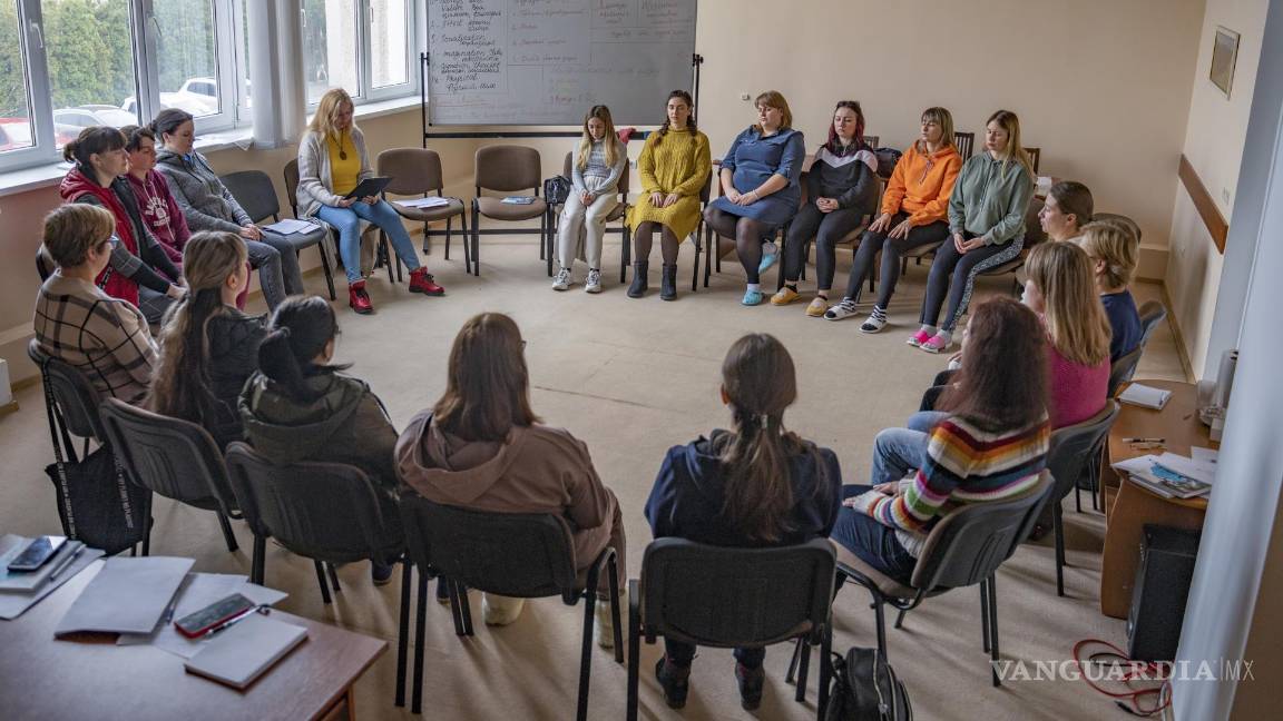 $!Trabajadoras de la Fundación 'Voice of Children' (Voz de los Niños, en inglés), en Leóplis, Ucrania.