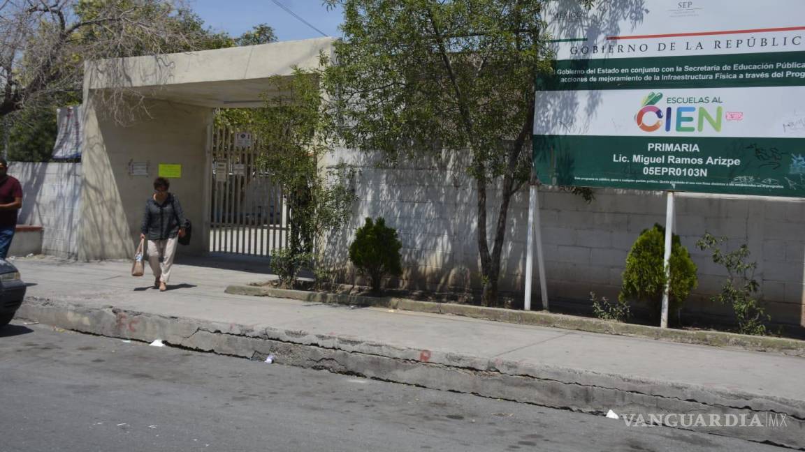Saltillo: permanece cerrada escuela Miguel Ramos Arizpe; comunidad no quiere que regrese Nelson N como director