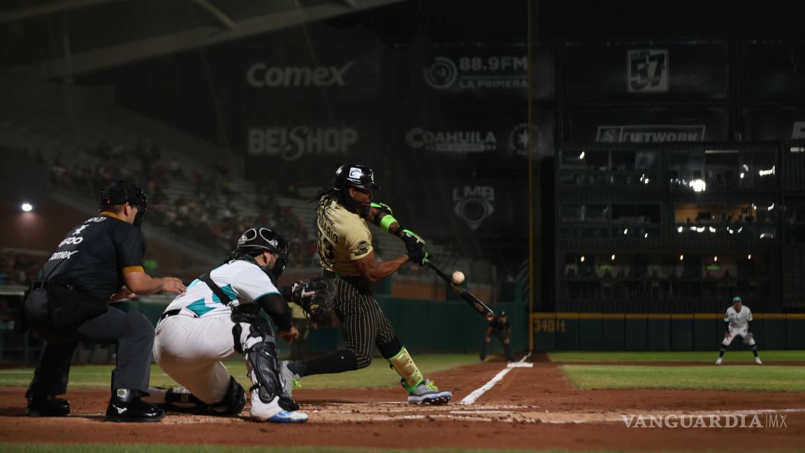 $!La afición saltillense respondió con entusiasmo durante el juego decisivo ante Dorados en el Estadio Madero.
