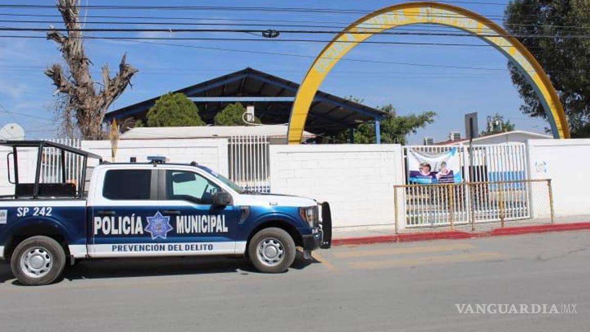 $!Para evitar que la queja deviniera en actos de violencia, llegó la policía.