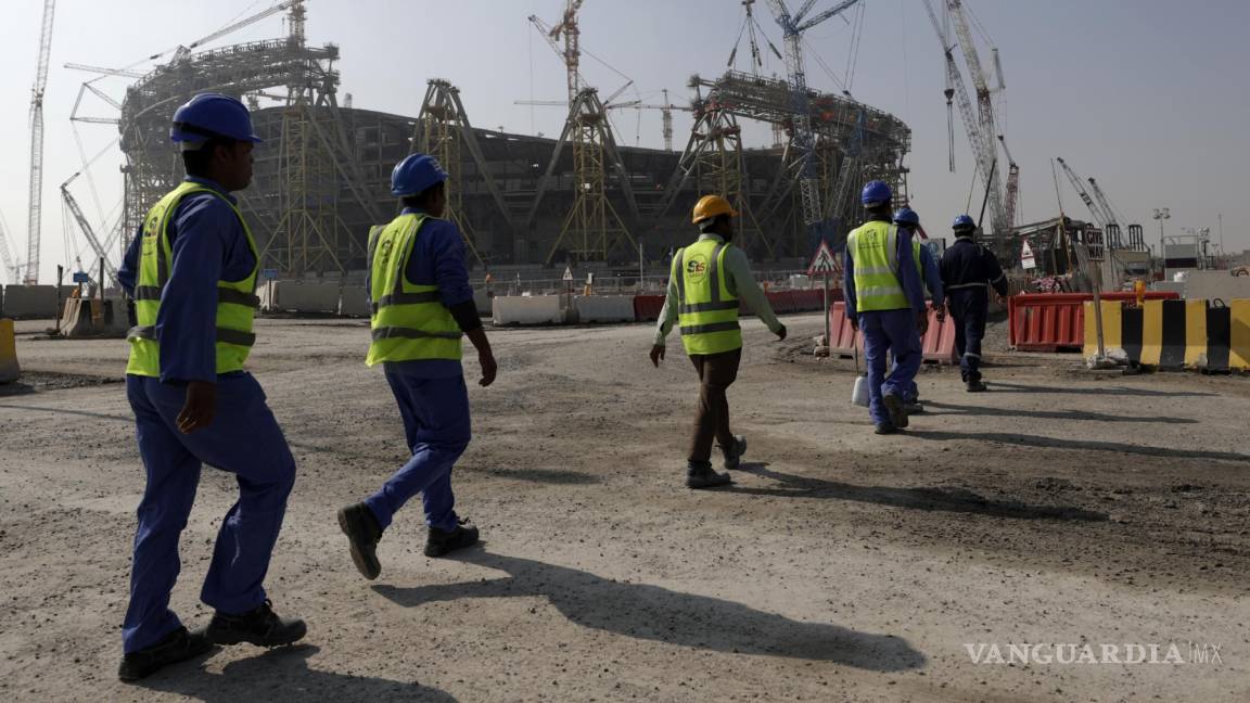 FIFA buscará compensar a los trabajadores migrantes de Qatar
