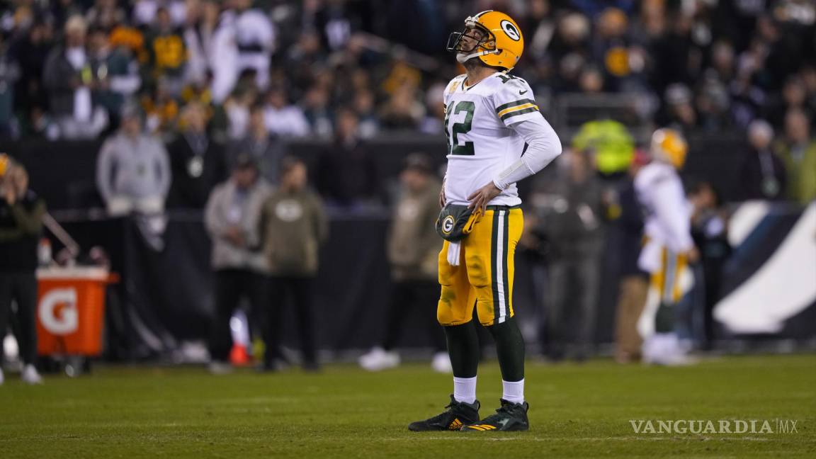 $!Green Bay Packers quarterback Aaron Rodgers reacts during the second half of an NFL football game against the Philadelphia Eagles, Sunday, Nov. 27, 2022, in Philadelphia. (AP Photo/Matt Slocum)