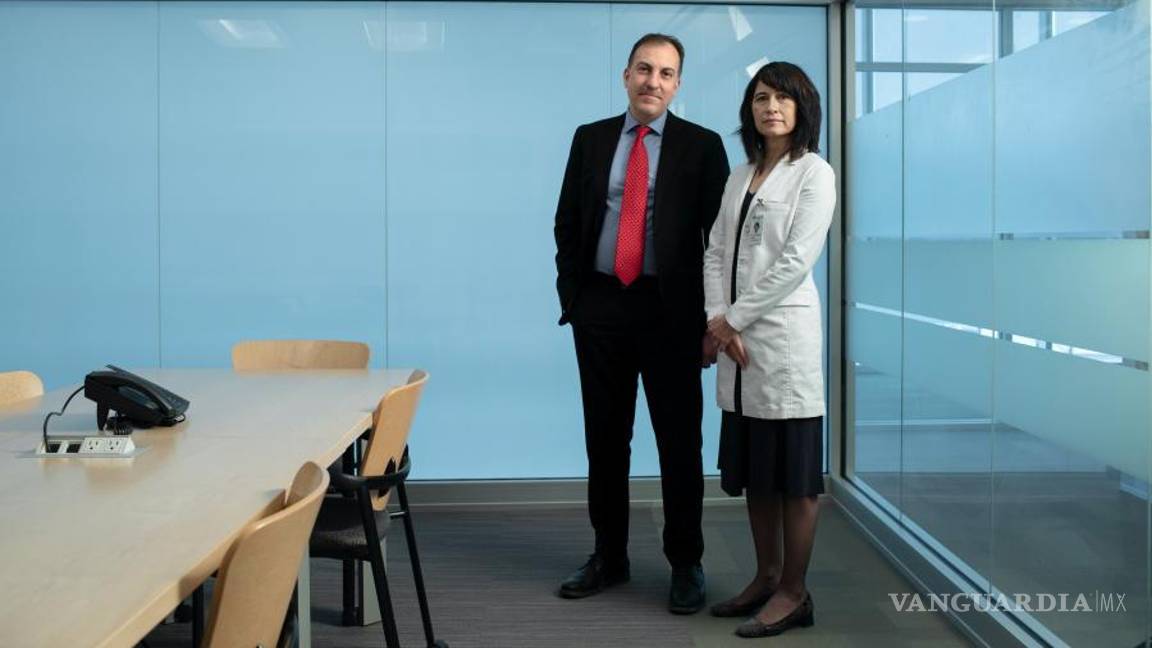 $!Los especialistas en movimiento Dres. Davide Martine y Tamara Pringsheim, la hija de Prinsheim sugirió que buscar en TikTok pistas sobre los fenómenos de tics.