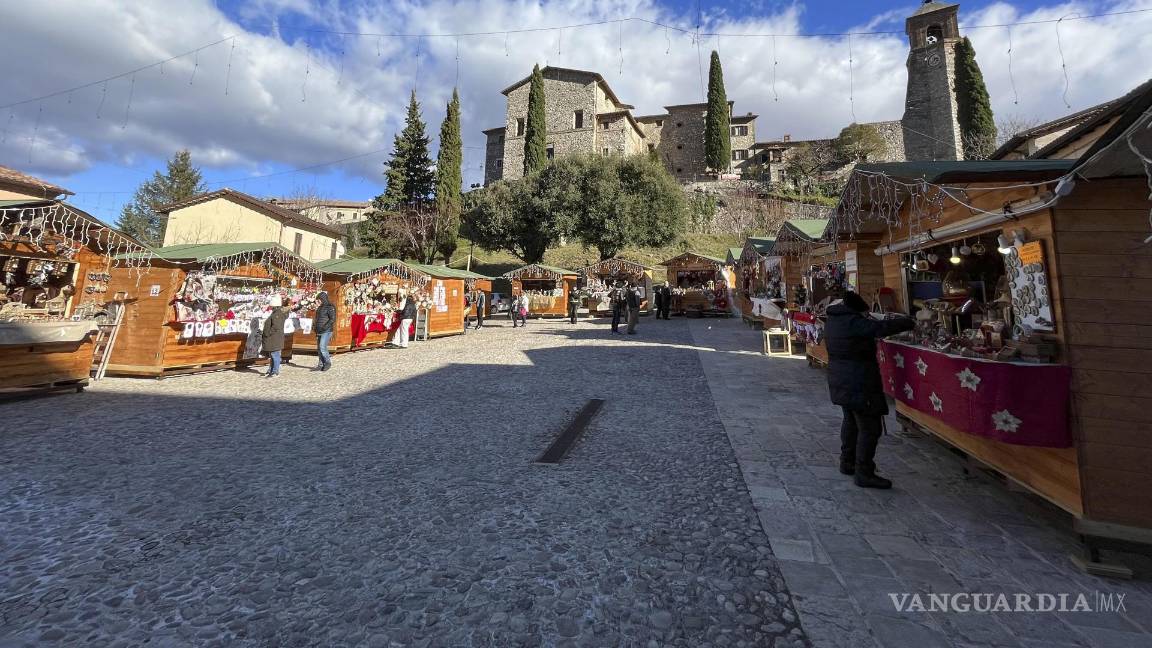 $!GRECCIO (ITALIA), 18/12/2023.- Hace ocho siglos san Francisco de Asís recreó por primera vez el Nacimiento en el pueblo italiano de Greccio (centro), que este año celebra esta efeméride que cambió para siempre el modo de celebrar la Navidad. EFE/ Miguel Salvatierra